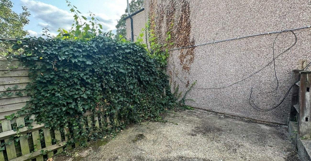 2 bedroom property for sale in London | Robinson Jackson