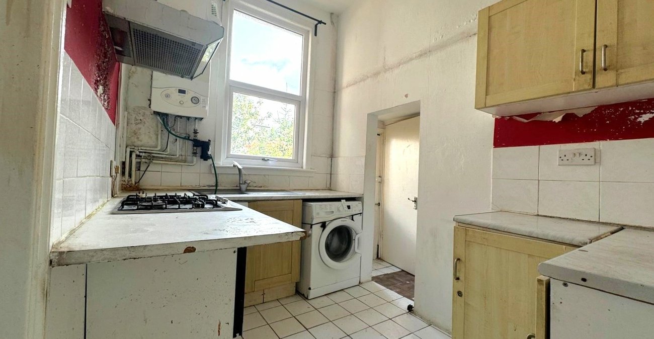 2 bedroom property for sale in London | Robinson Jackson