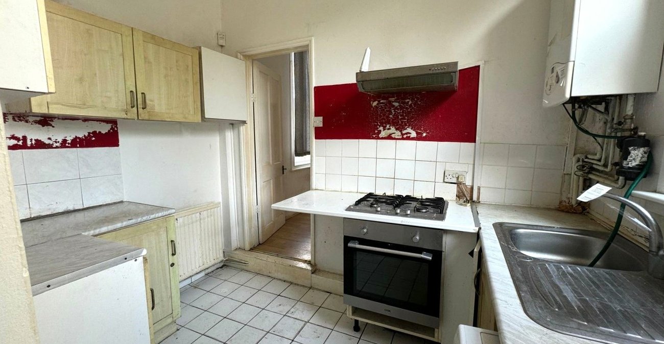 2 bedroom property for sale in London | Robinson Jackson