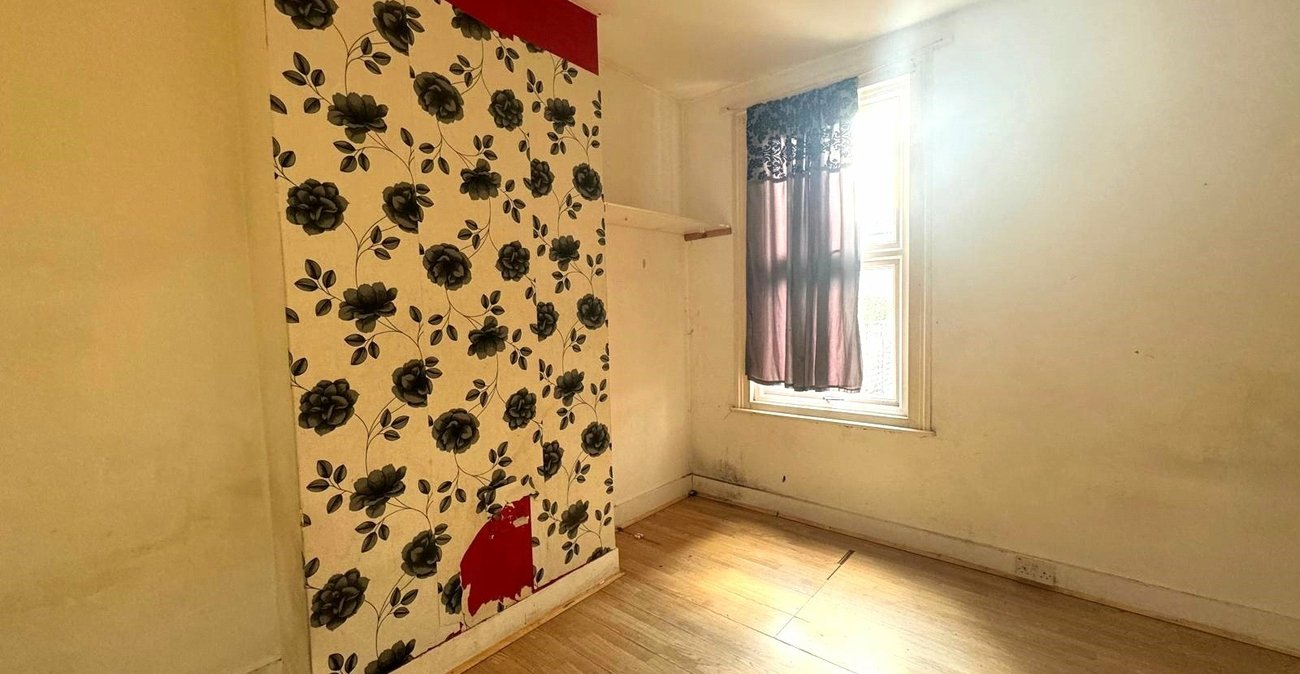 2 bedroom property for sale in London | Robinson Jackson