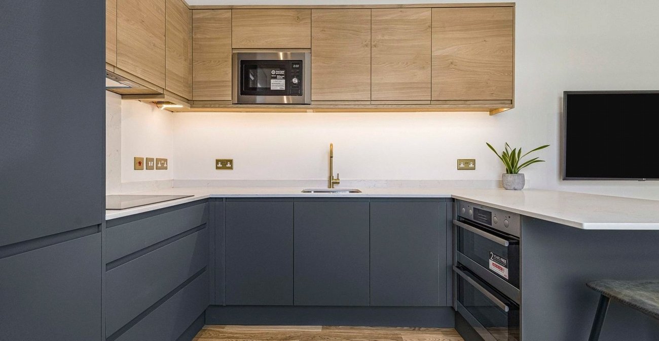 2 bedroom property for sale in London | Robinson Jackson