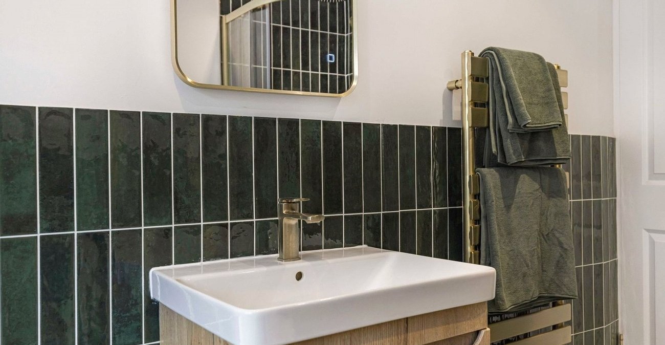 2 bedroom property for sale in London | Robinson Jackson