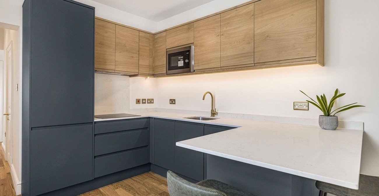 2 bedroom property for sale in London | Robinson Jackson