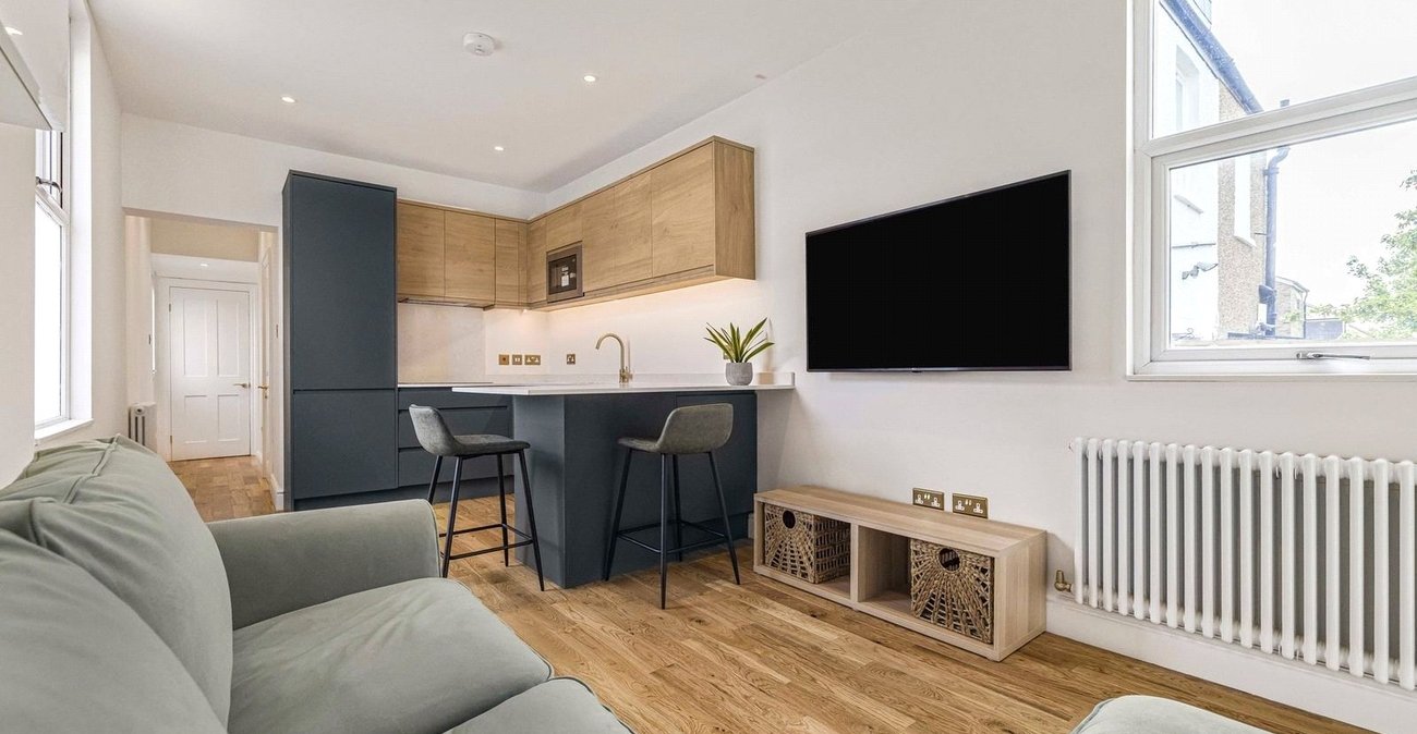 2 bedroom property for sale in London | Robinson Jackson
