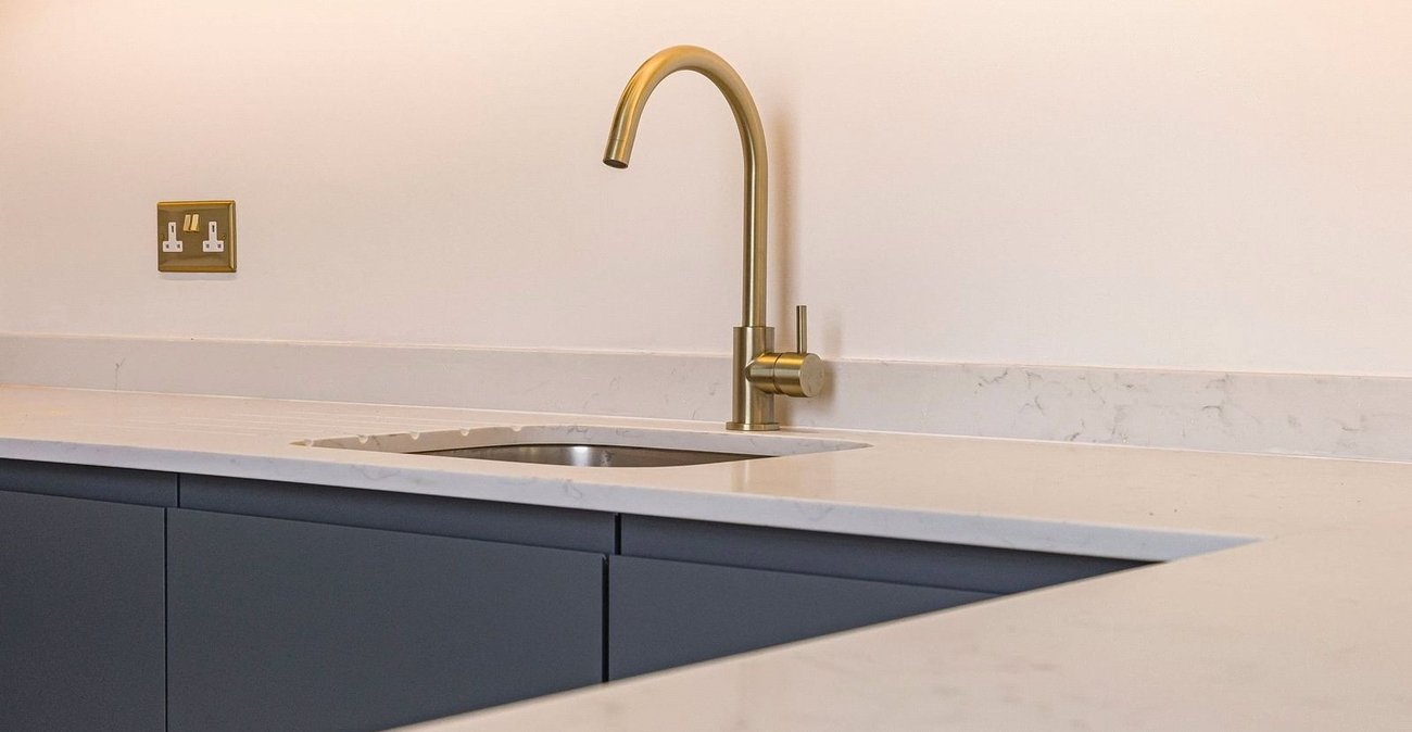 2 bedroom property for sale in London | Robinson Jackson