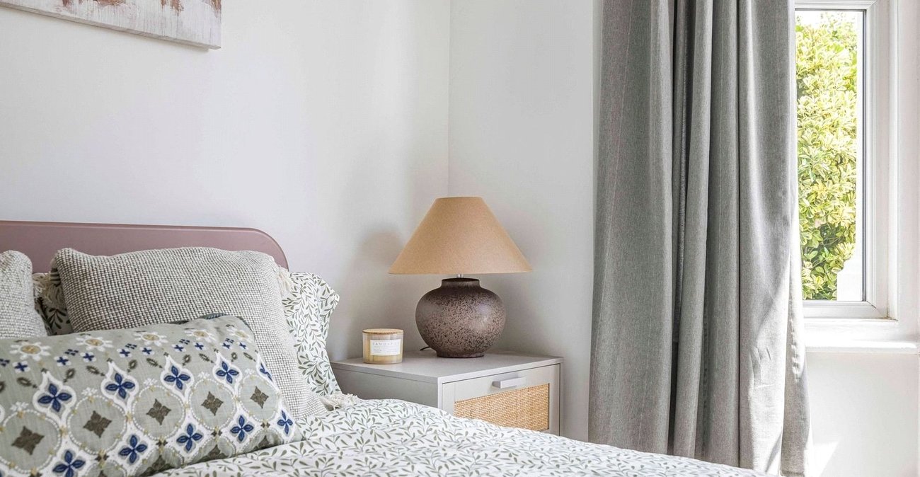2 bedroom property for sale in London | Robinson Jackson