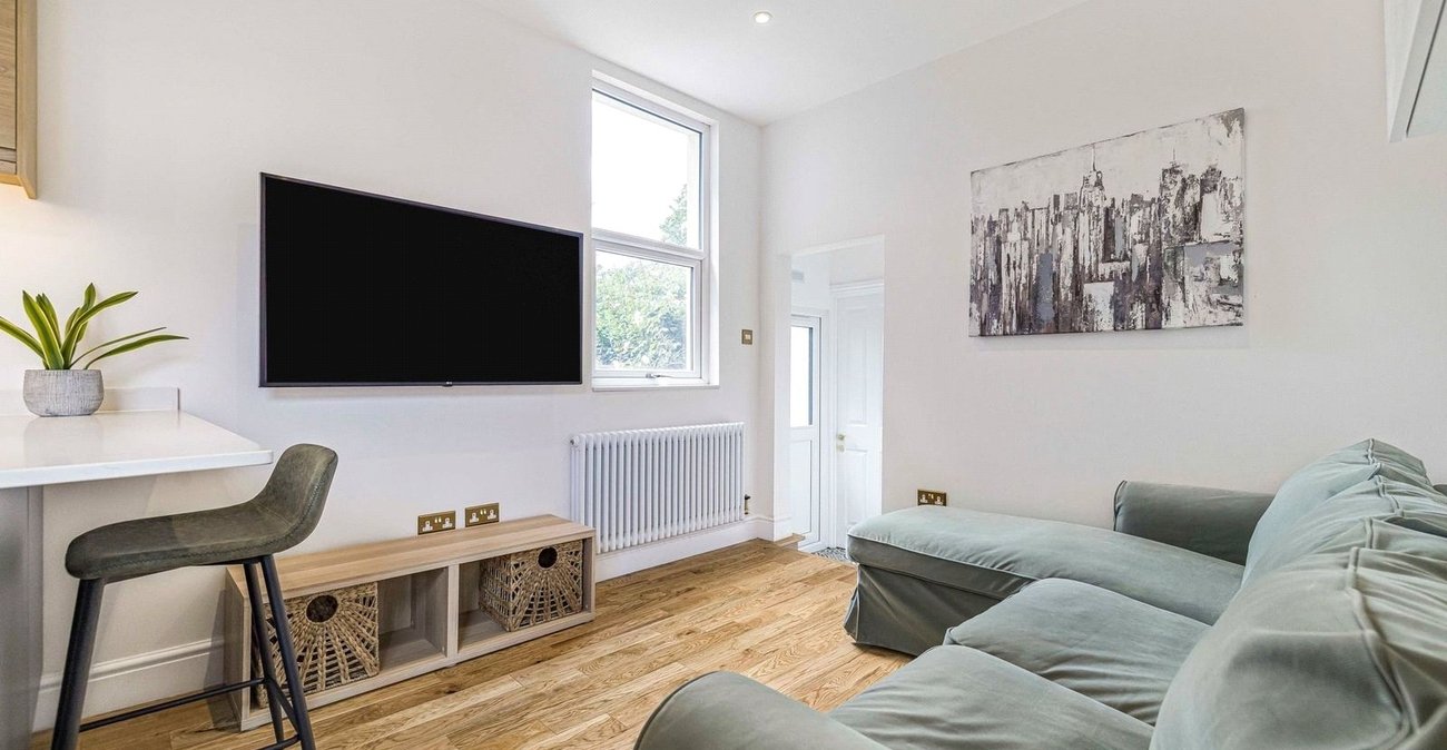 2 bedroom property for sale in London | Robinson Jackson