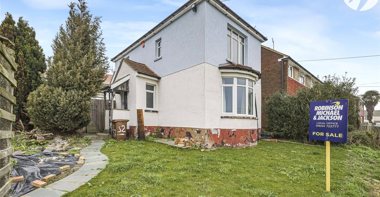 3 bedroom house for sale in Strood | Robinson Michael & Jackson