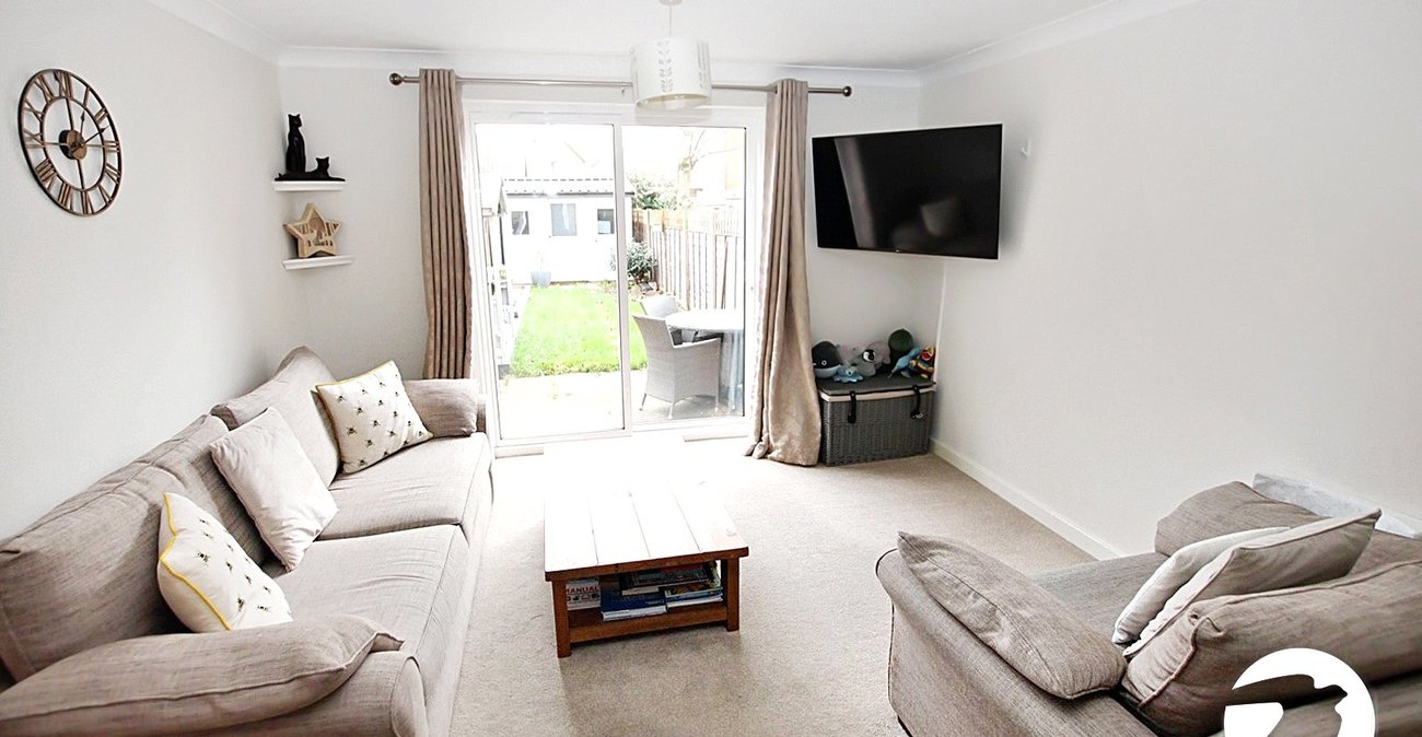 2 bedroom house for sale in London | Robinson Jackson