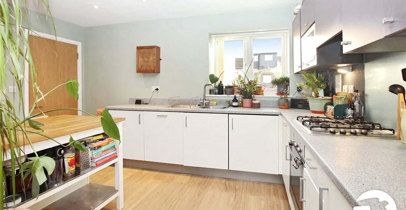 1 bedroom property for sale in Plumstead Common | Robinson Jackson