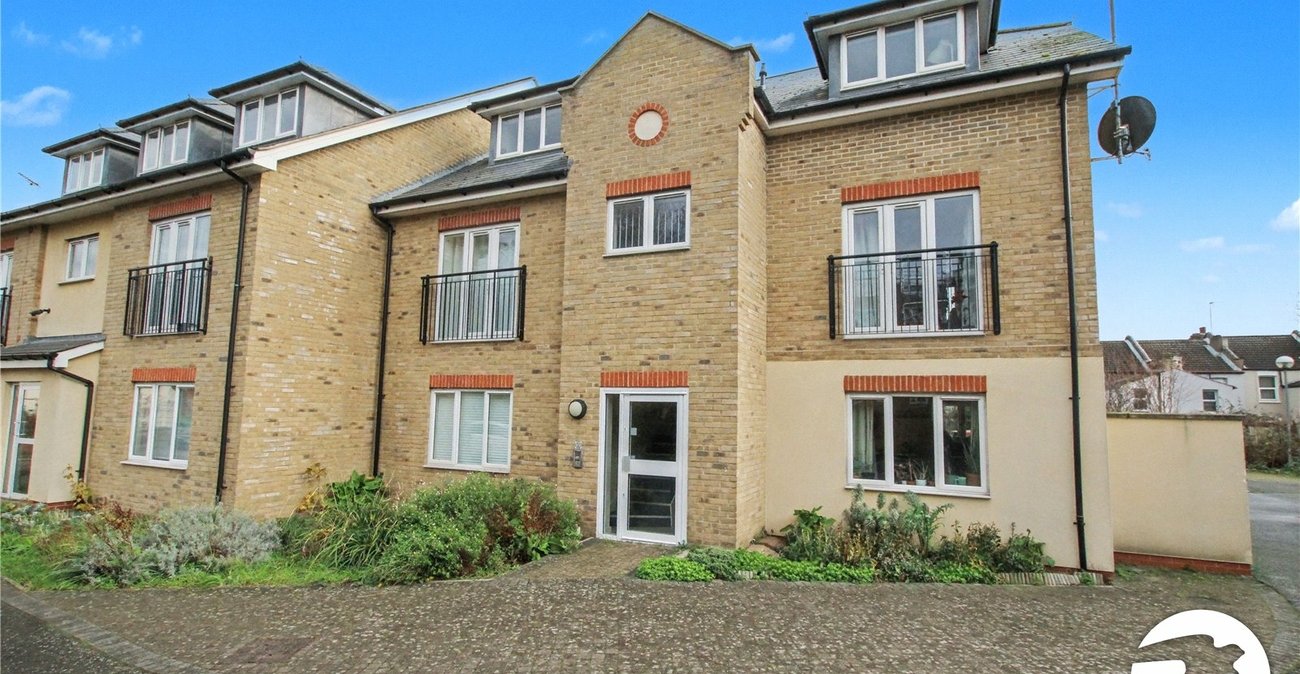 1 bedroom property for sale in Plumstead Common | Robinson Jackson