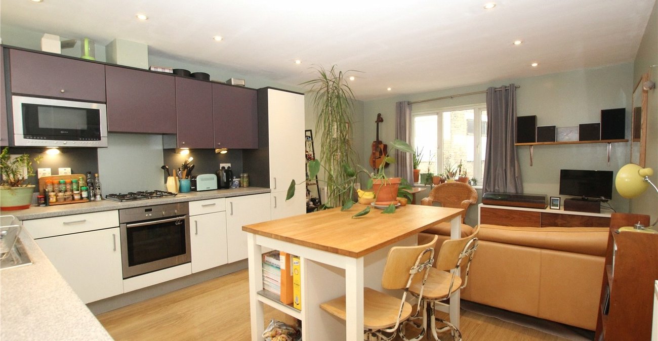 1 bedroom property for sale in Plumstead Common | Robinson Jackson