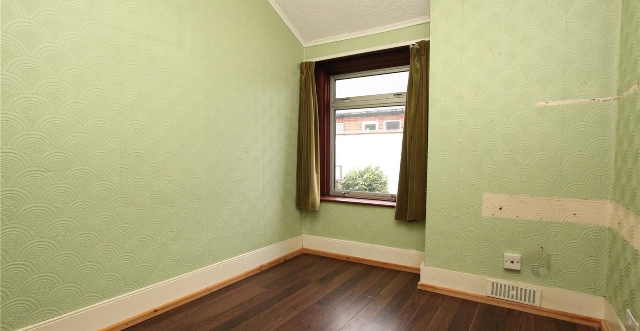 3 bedroom house for sale in Plumstead Common | Robinson Jackson