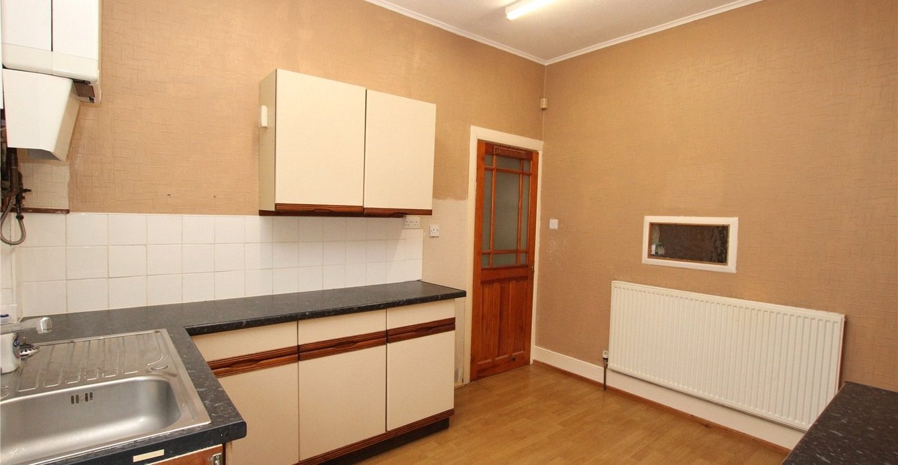 3 bedroom house for sale in Plumstead Common | Robinson Jackson