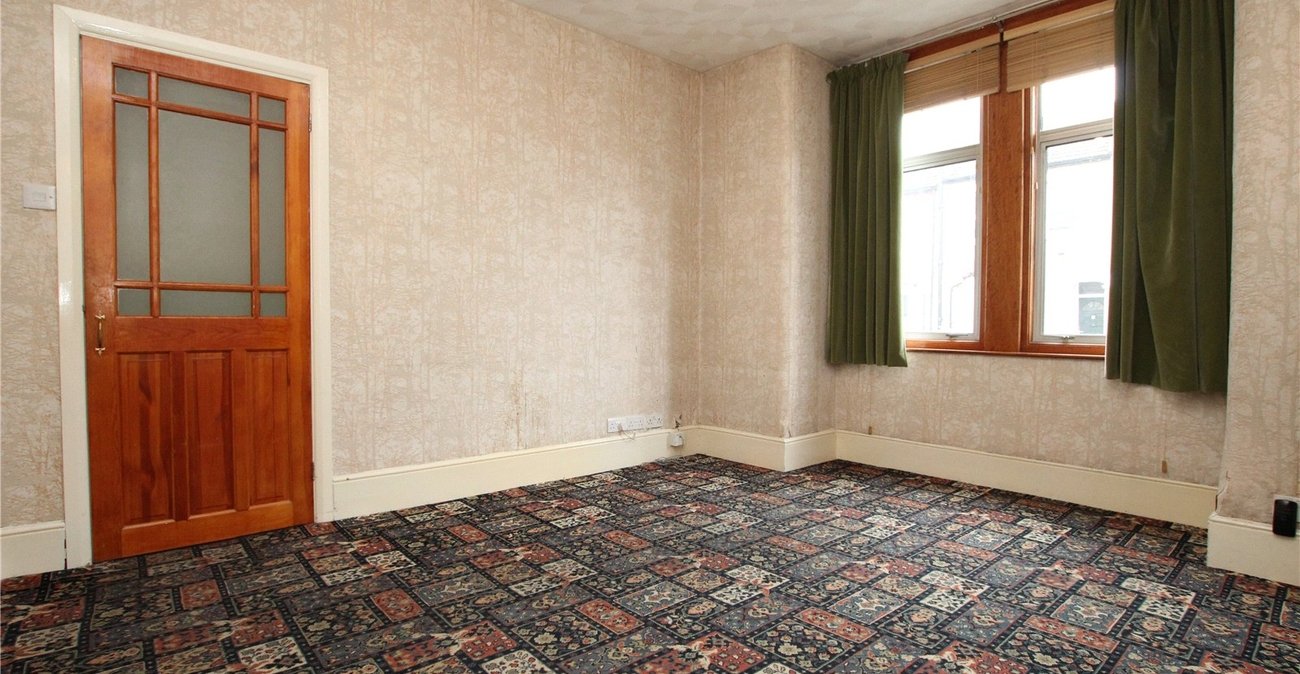 3 bedroom house for sale in Plumstead Common | Robinson Jackson