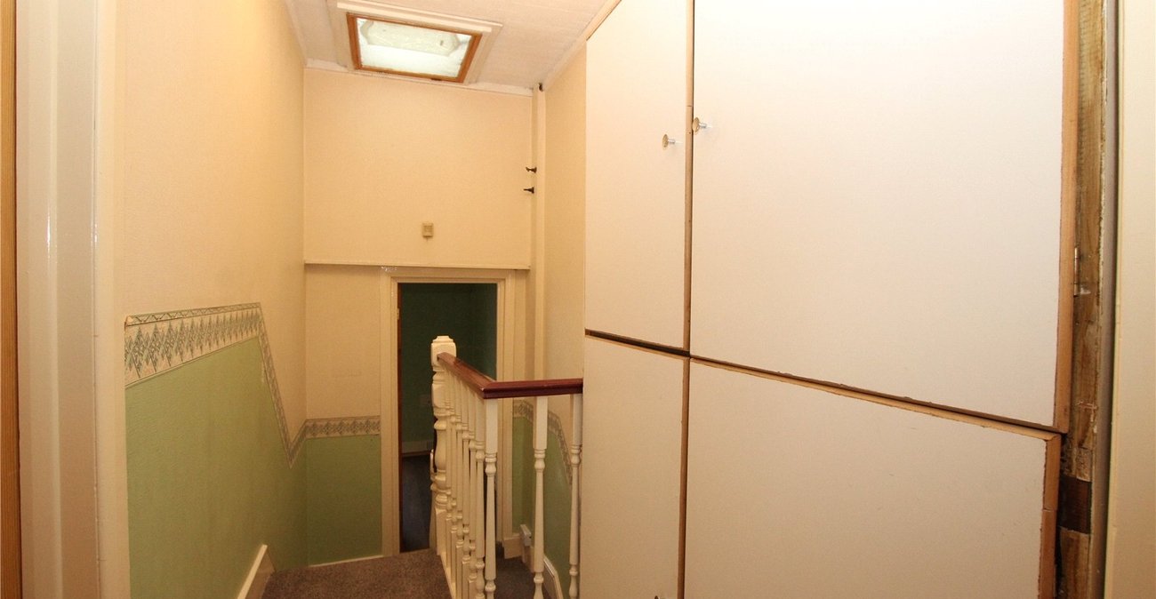 3 bedroom house for sale in Plumstead Common | Robinson Jackson