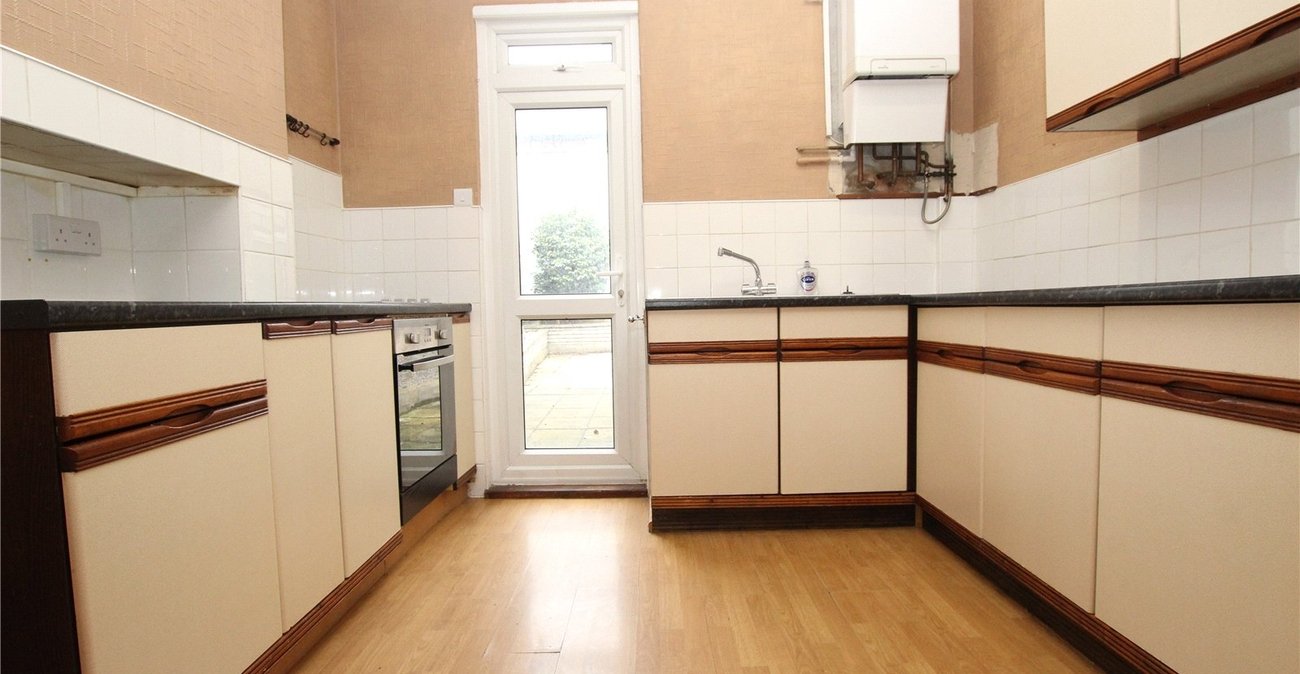 3 bedroom house for sale in Plumstead Common | Robinson Jackson