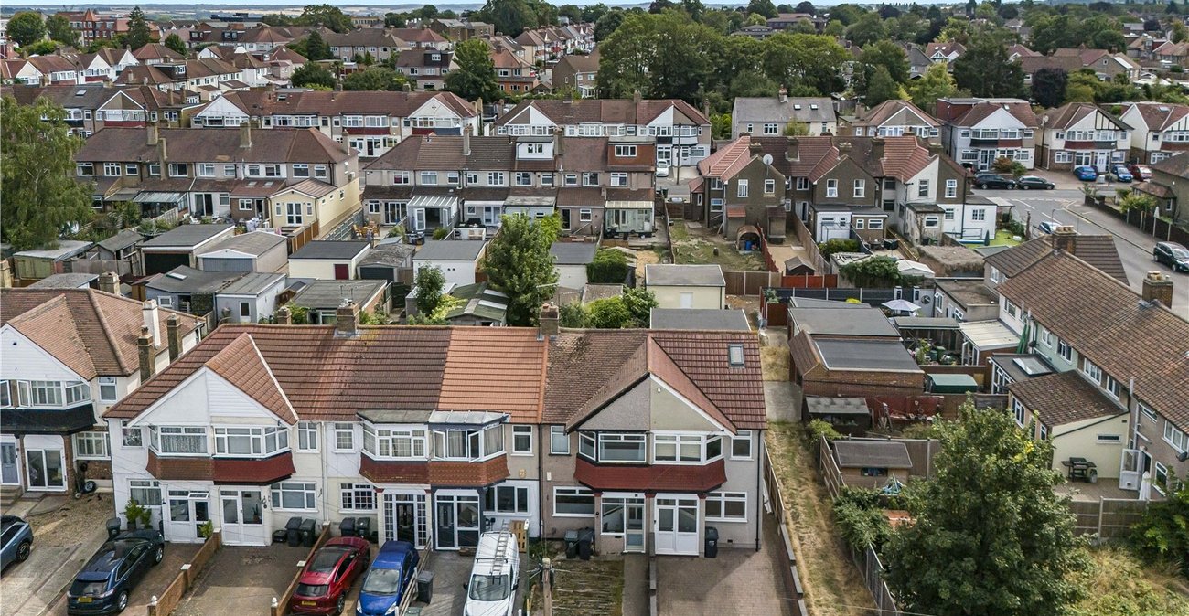 2 bedroom house for sale in Dartford | Robinson Jackson