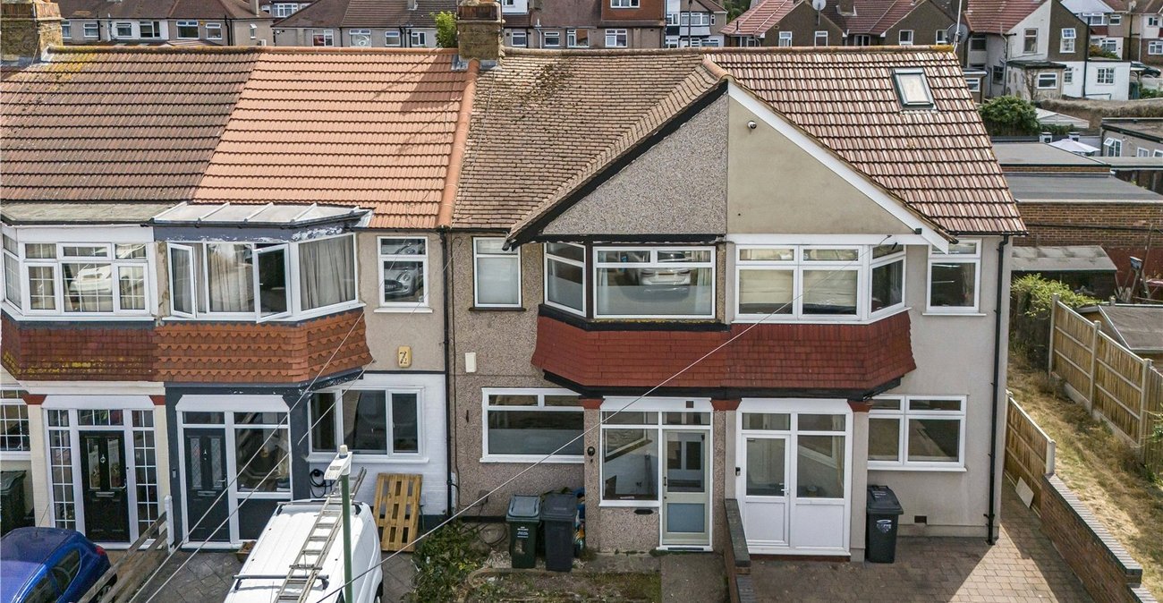 2 bedroom house for sale in Dartford | Robinson Jackson