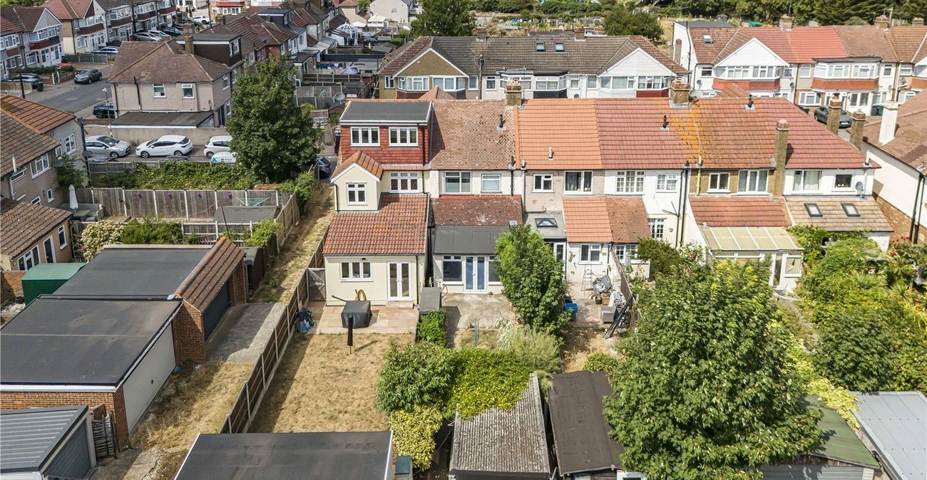 2 bedroom house for sale in Dartford | Robinson Jackson