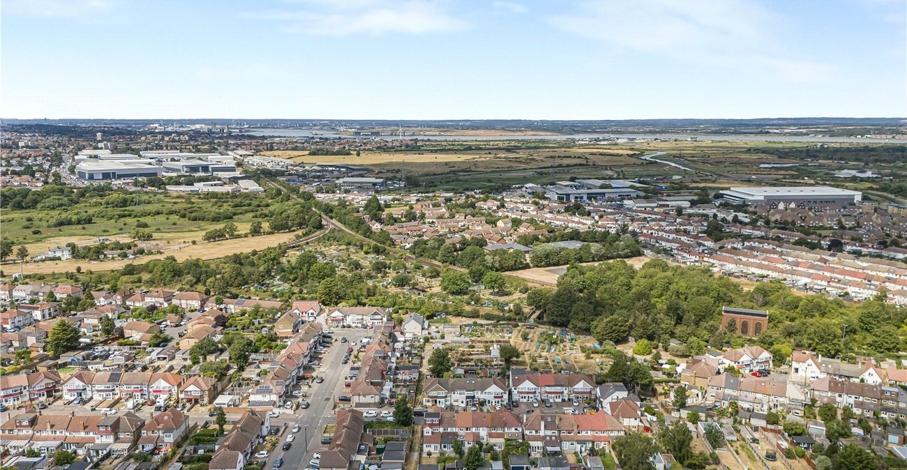 2 bedroom house for sale in Dartford | Robinson Jackson