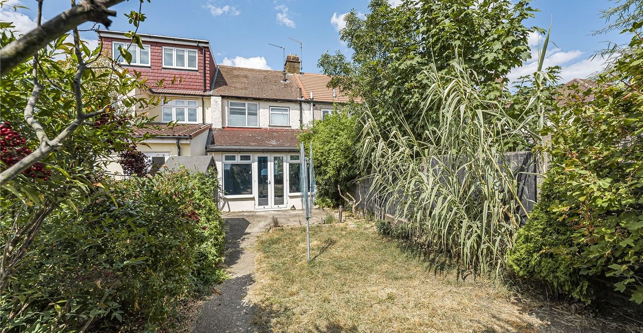 2 bedroom house for sale in Dartford | Robinson Jackson