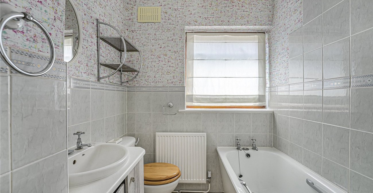 2 bedroom house for sale in Dartford | Robinson Jackson