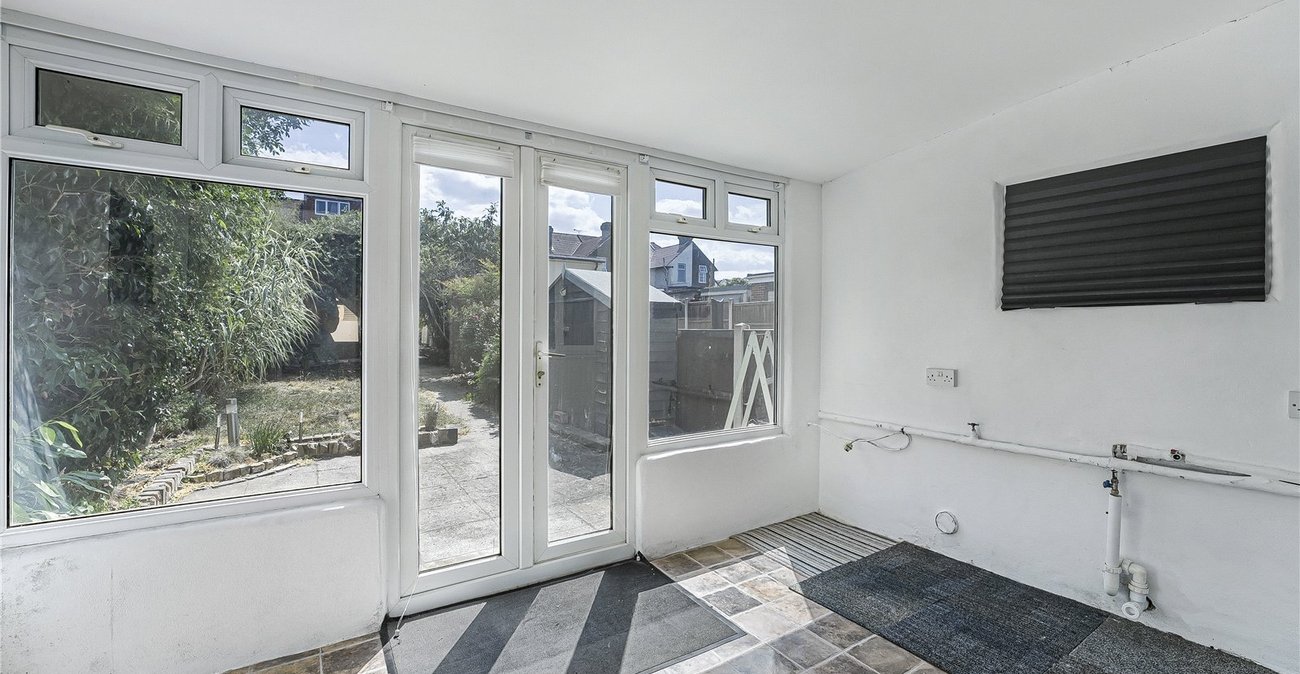 2 bedroom house for sale in Dartford | Robinson Jackson