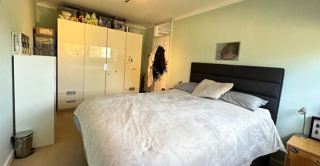 3 bedroom house for sale in Shooters Hill | Robinson Jackson