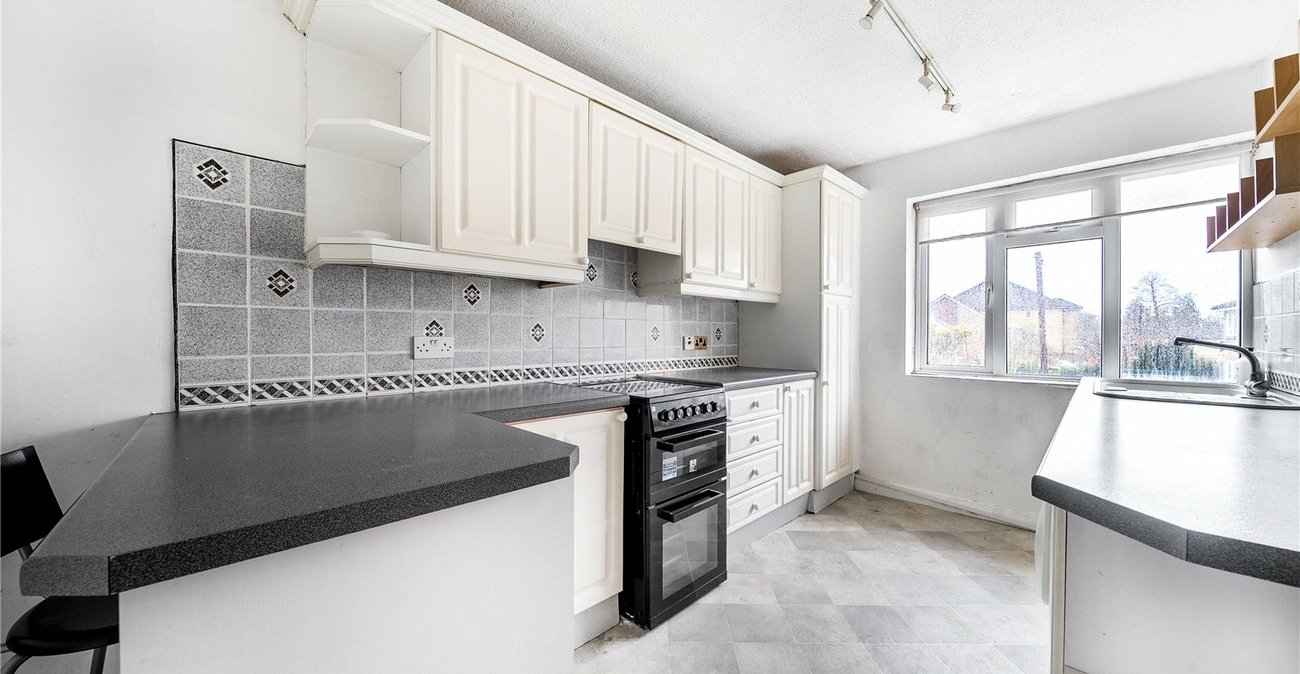 2 bedroom property for sale in London | Robinson Jackson