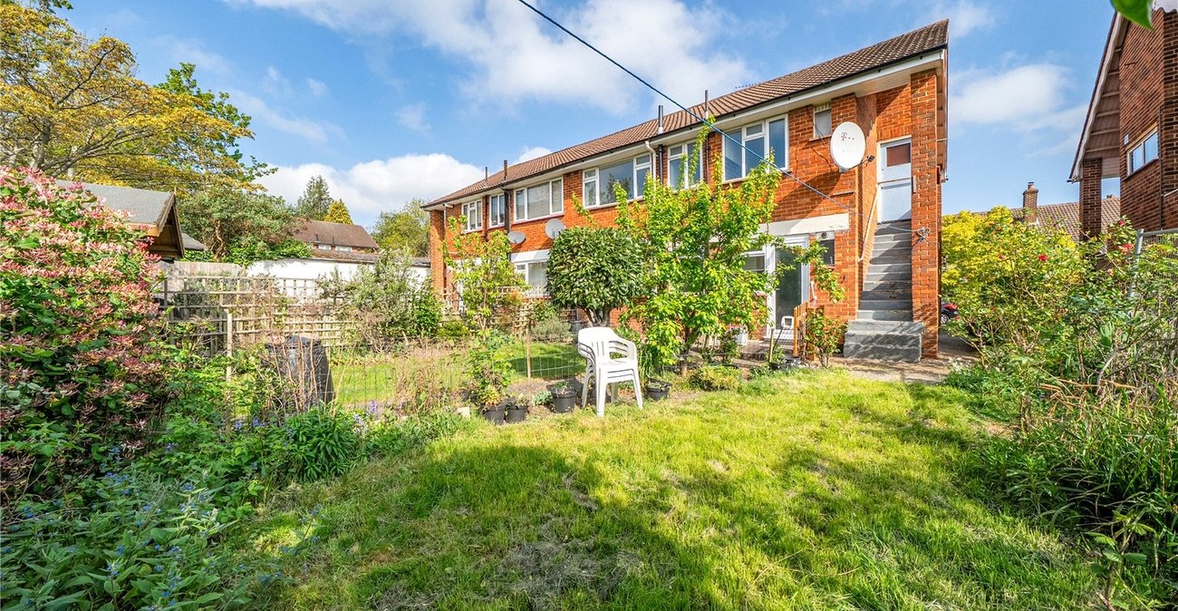 2 bedroom property for sale in London | Robinson Jackson