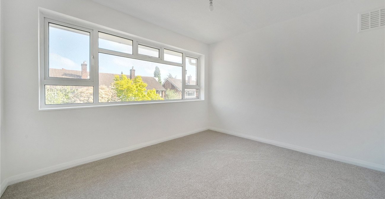 2 bedroom property for sale in London | Robinson Jackson