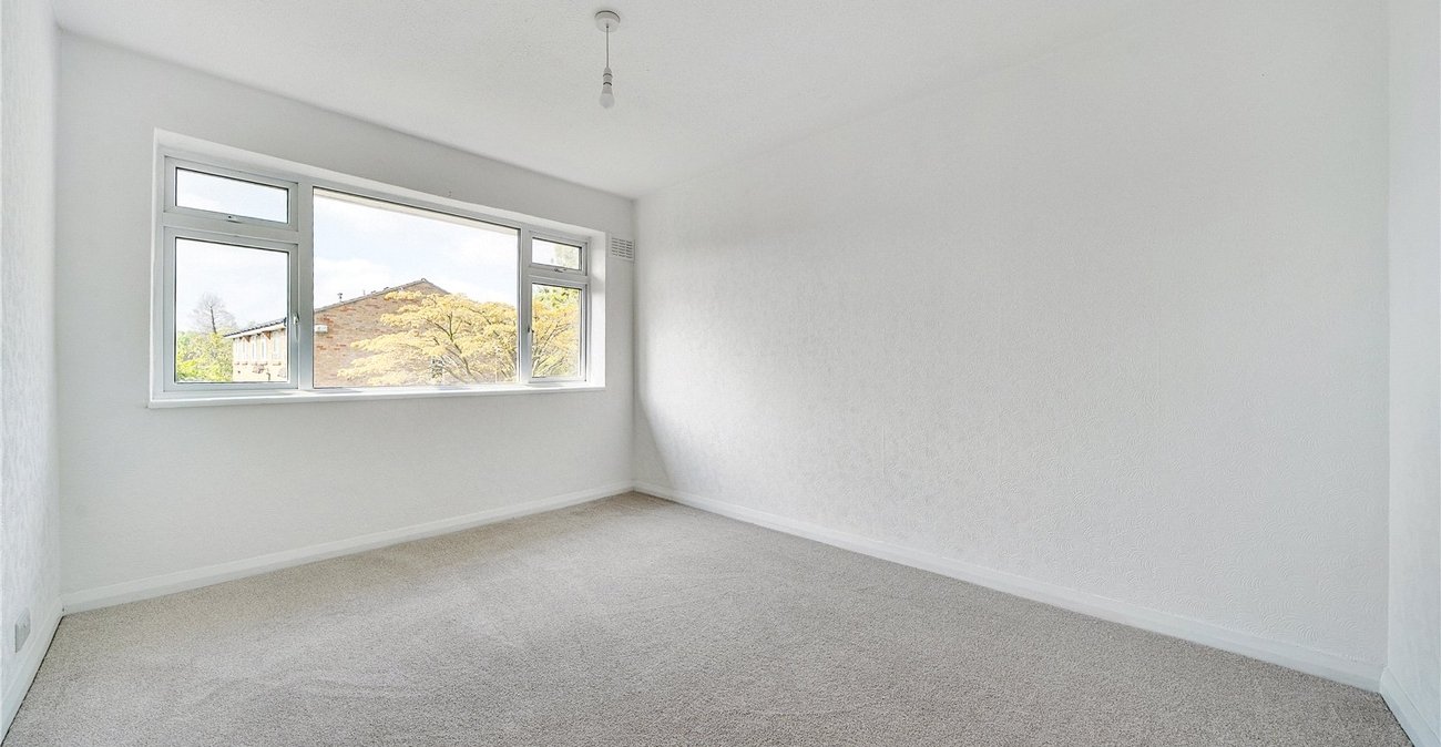 2 bedroom property for sale in London | Robinson Jackson