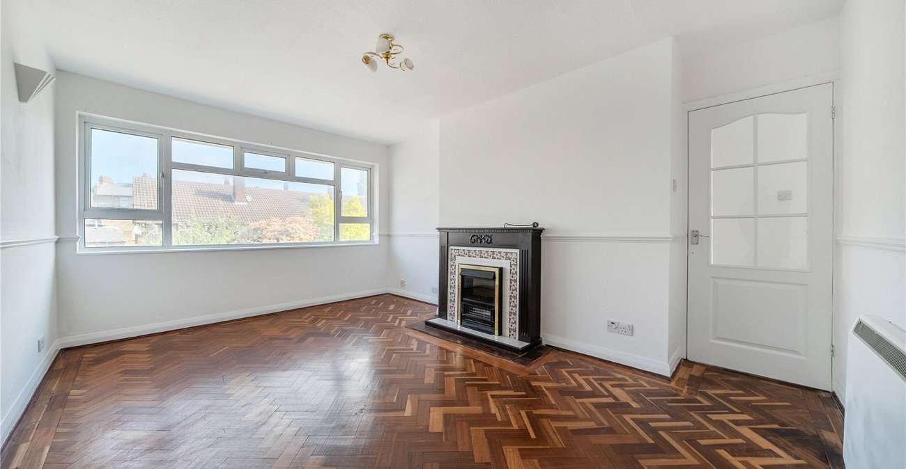 2 bedroom property for sale in London | Robinson Jackson