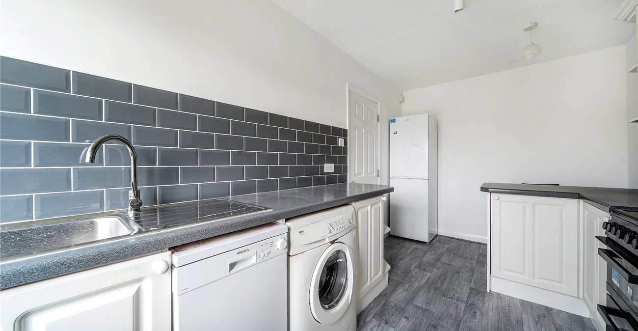 2 bedroom property for sale in London | Robinson Jackson