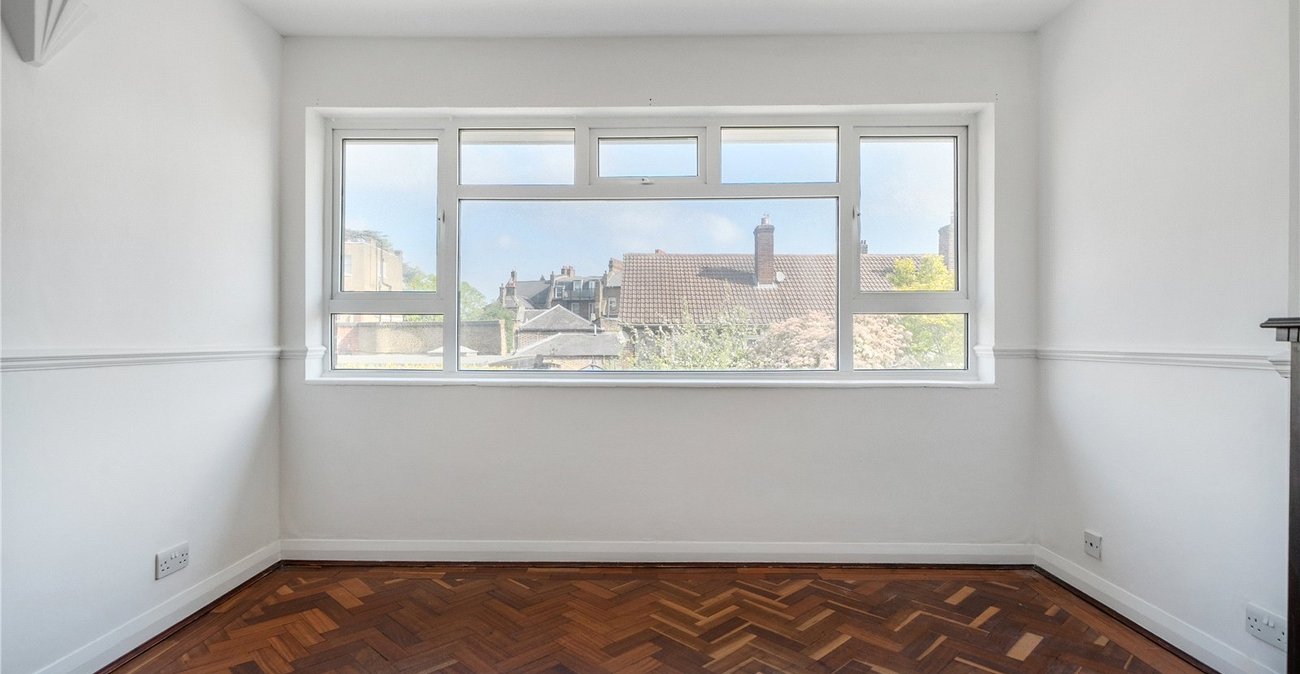 2 bedroom property for sale in London | Robinson Jackson