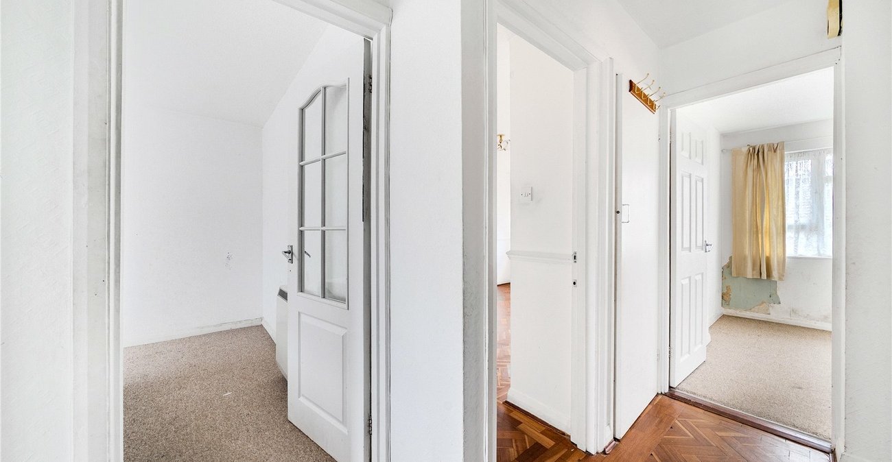 2 bedroom property for sale in  | Robinson Jackson