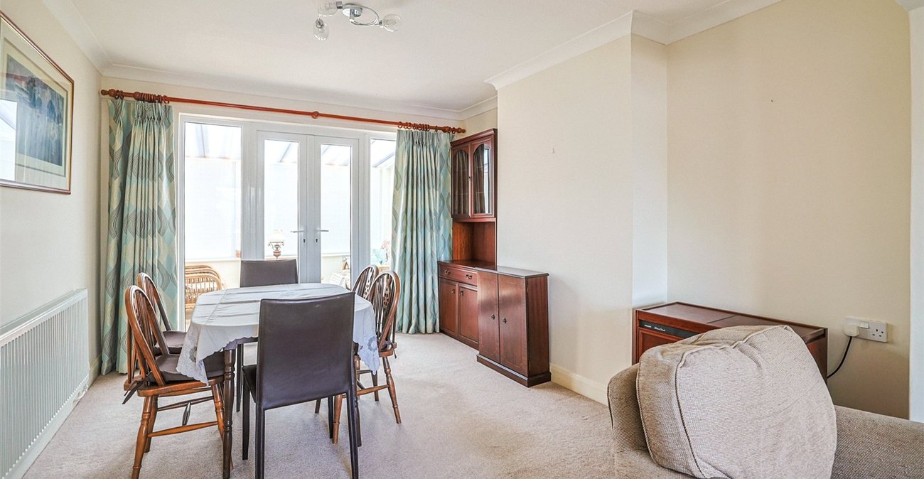 2 bedroom bungalow for sale in Gravesend | Robinson Michael & Jackson