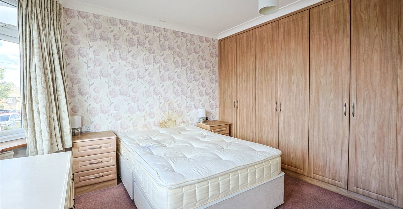 2 bedroom bungalow for sale in Gravesend | Robinson Michael & Jackson