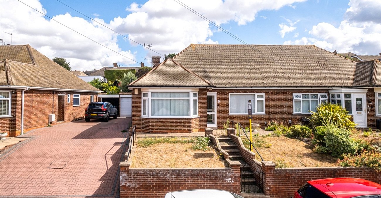 2 bedroom bungalow for sale in Gravesend | Robinson Michael & Jackson