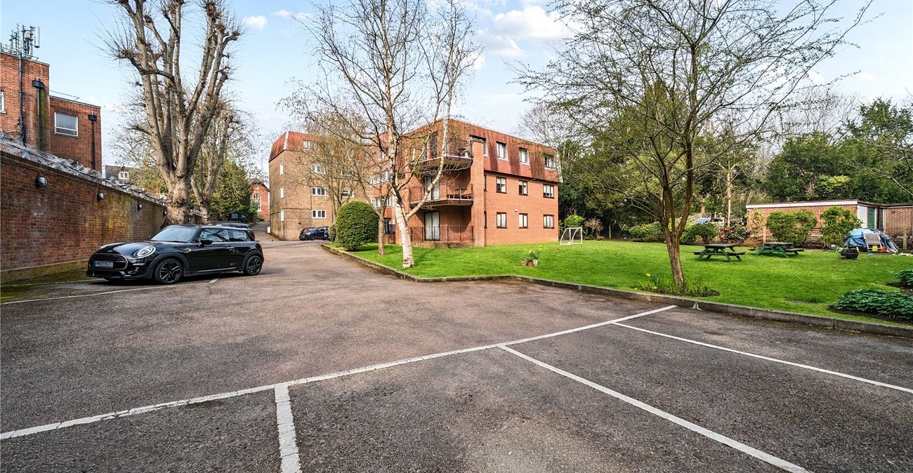 3 bedroom property for sale in 8 Crystal Palace Park Road | Robinson Jackson