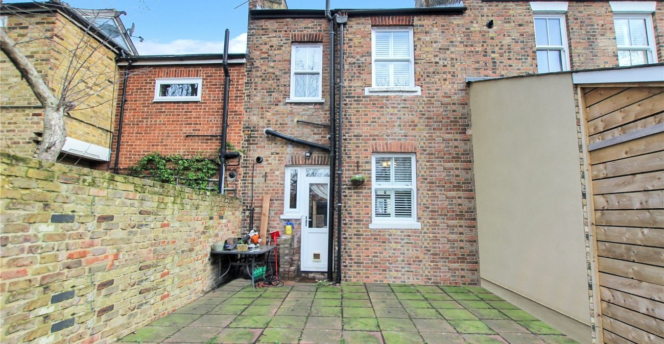 2 bedroom house for sale in Shooters Hill | Robinson Jackson