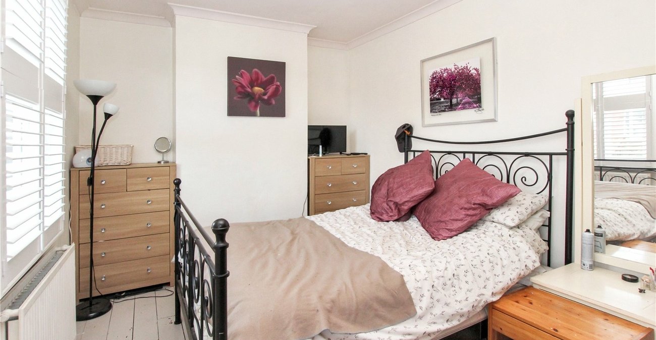 2 bedroom house for sale in Shooters Hill | Robinson Jackson