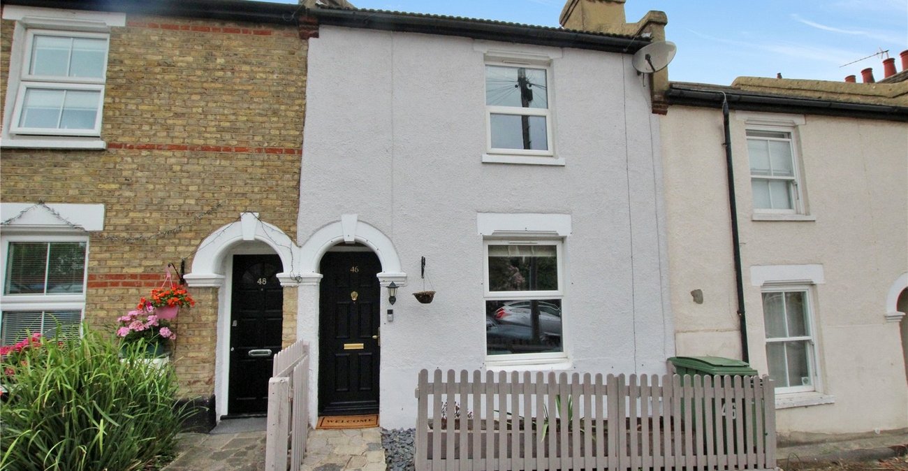 2 bedroom house for sale in Shooters Hill | Robinson Jackson