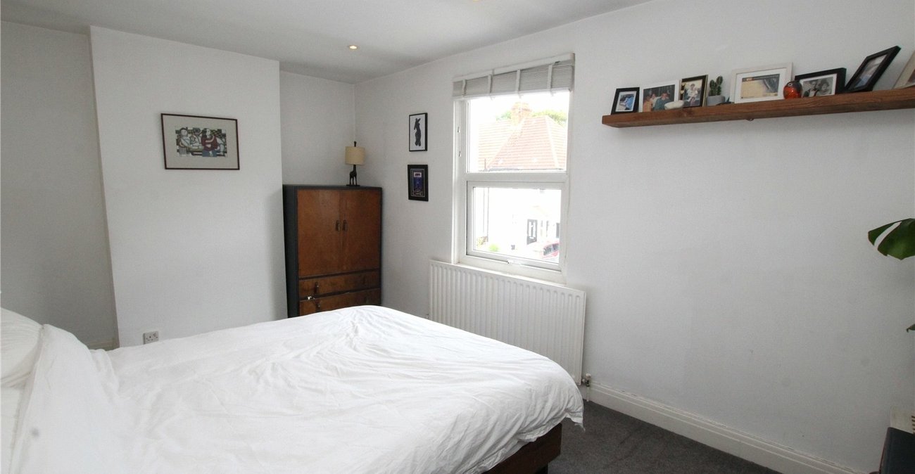 2 bedroom house for sale in Shooters Hill | Robinson Jackson