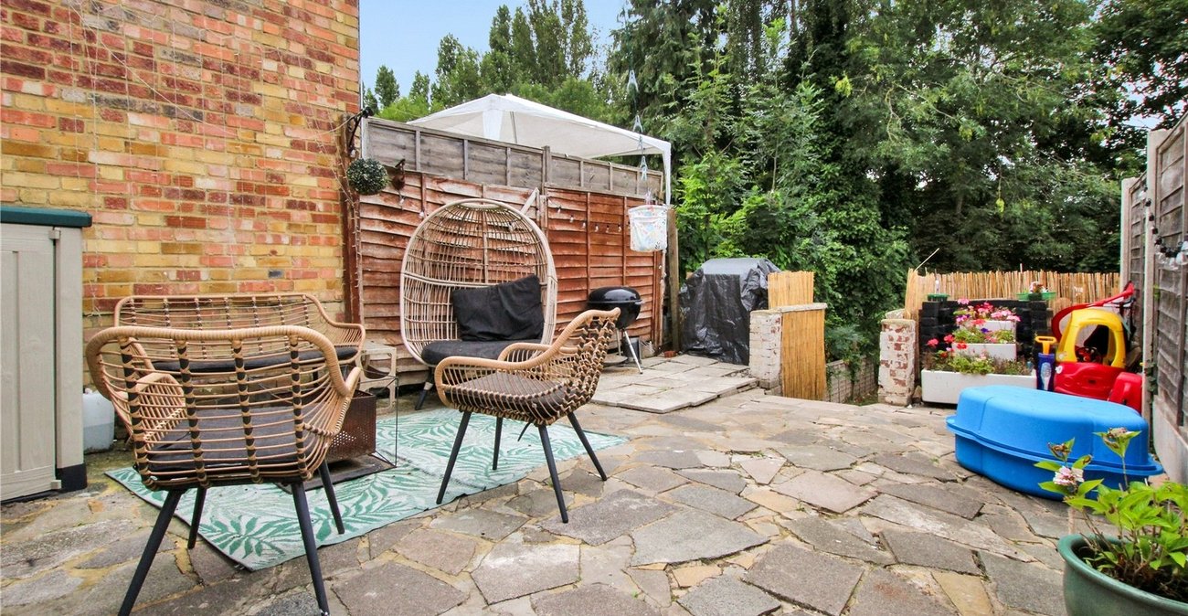 2 bedroom house for sale in Shooters Hill | Robinson Jackson