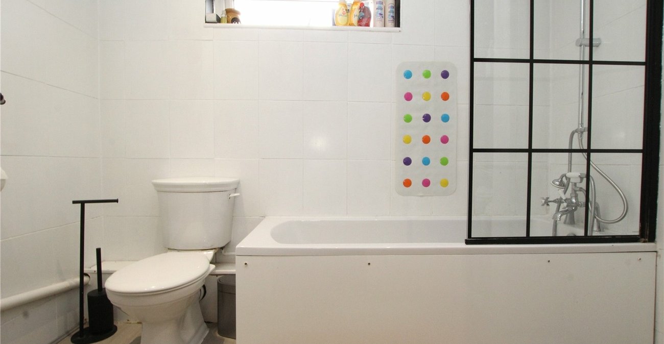 2 bedroom house for sale in Shooters Hill | Robinson Jackson