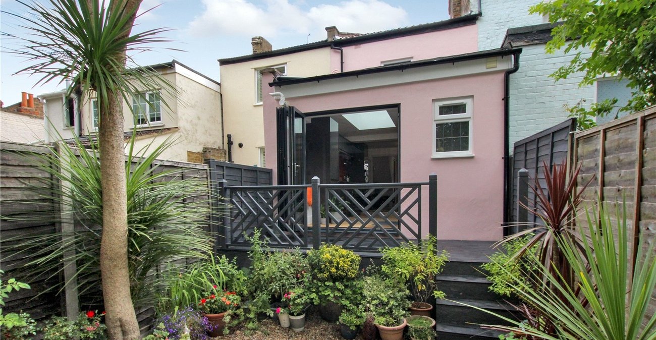 2 bedroom house for sale in Shooters Hill | Robinson Jackson