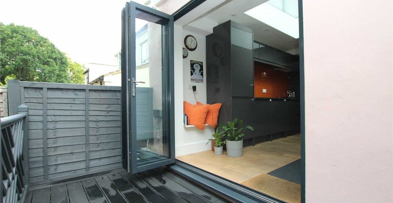 2 bedroom house for sale in Shooters Hill | Robinson Jackson