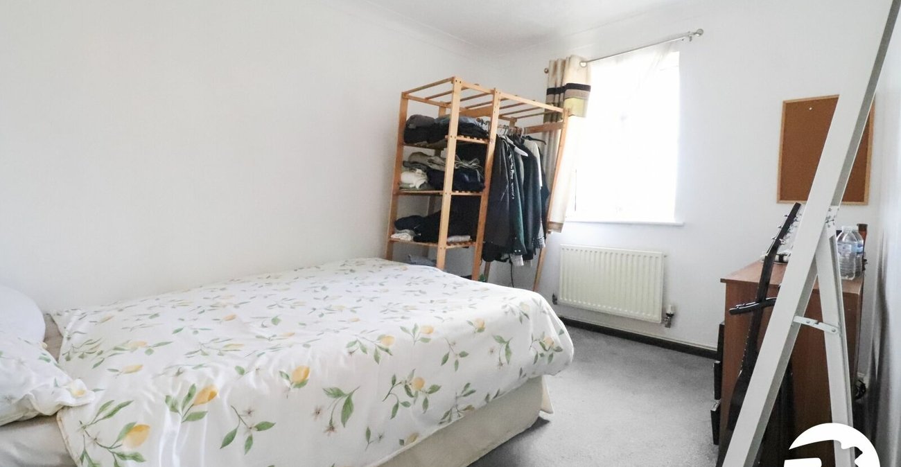 4 bedroom property for sale in London | Robinson Jackson